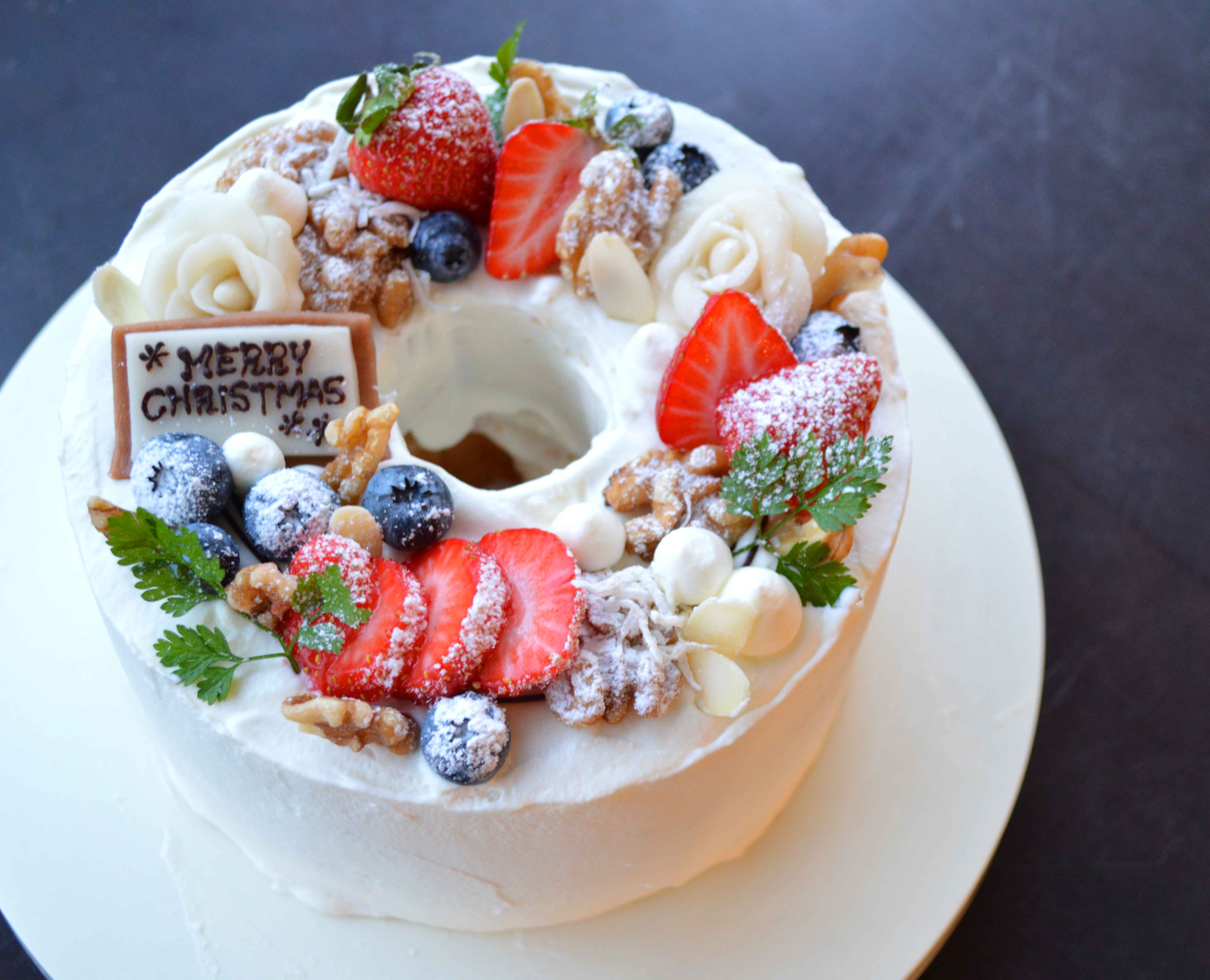 シフォンケーキのおしゃれなデコレーション方法 誕生日や記念日に ラディーチェ